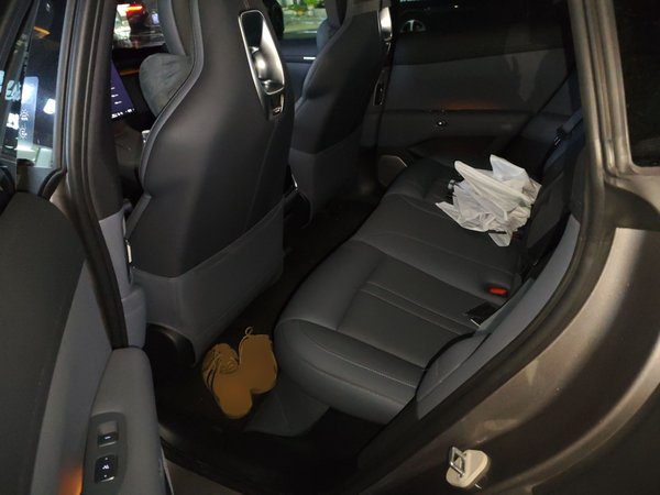 Xiaomi Auto YU7 2025, 4000 км, за 36652 USD - фото 18