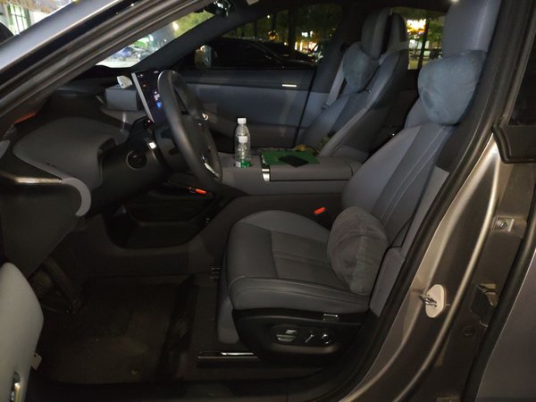 Xiaomi Auto YU7 2025, 4000 км, за 36652 USD - фото 16