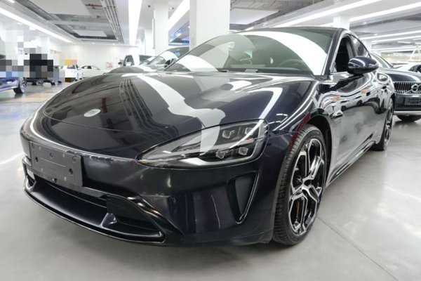 Xiaomi Auto SU7 · 2024 год