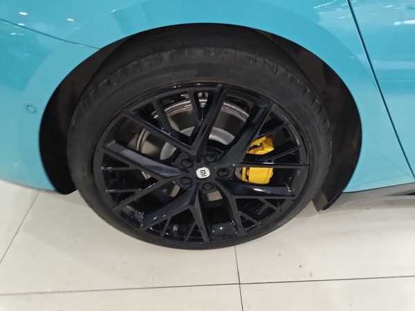 Xiaomi Auto SU7 2024, 5800 км, за 35995 USD - фото 11