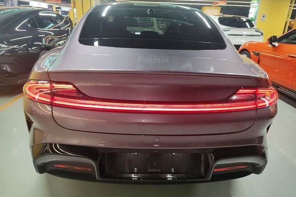 Xiaomi Auto SU7 2024, 12000 км, за 37491 USD
