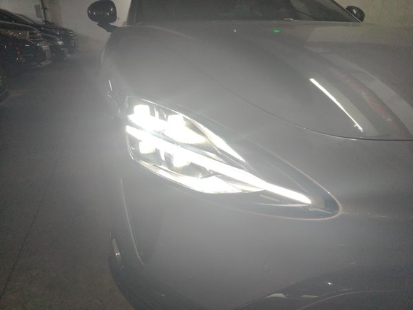 Xiaomi Auto SU7 2024, 1600 км, за 32894 USD