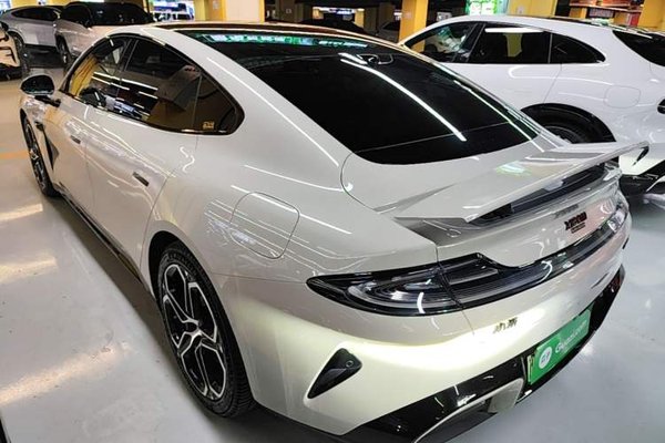 Xiaomi Auto SU7 2024, 14100 км, за 37417 USD