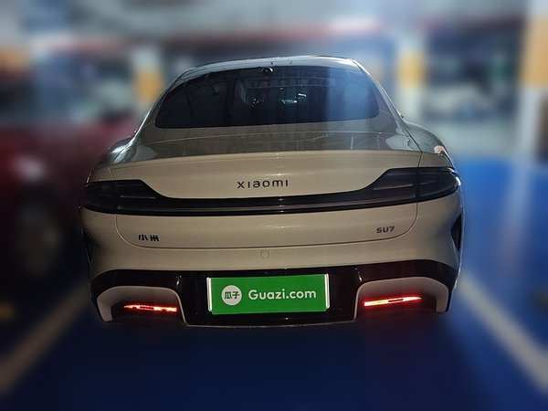 Xiaomi Auto SU7 2024, 7400 км, за 28016 USD