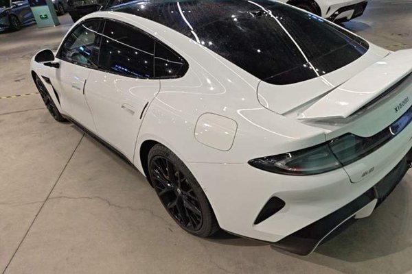 Xiaomi Auto SU7 2024, 13700 км, за 38127 USD