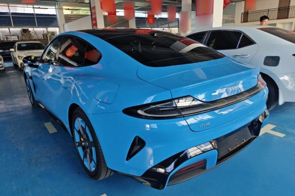 Xiaomi Auto SU7 2026, 100 км, за 40785 USD