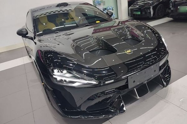 Xiaomi Auto SU7 Ultra 2025, 2700 км, за 63229 USD