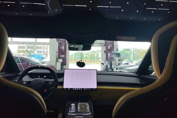 Xiaomi Auto SU7 Ultra 2025, 2700 км, за 63229 USD - фото 21