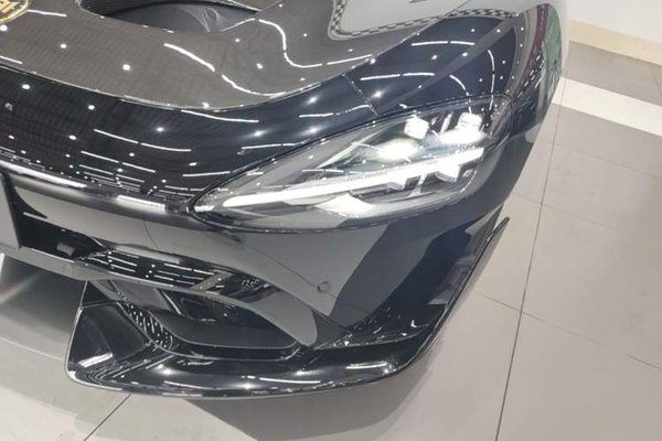 Xiaomi Auto SU7 Ultra 2025, 2700 км, за 63229 USD - фото 9