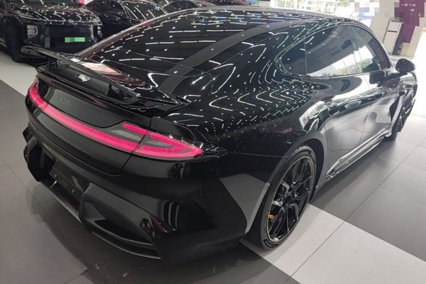 Xiaomi Auto SU7 Ultra 2025, 2700 км, за 63229 USD - фото 6