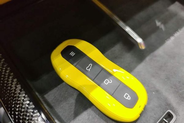 Xiaomi Auto SU7 Ultra 2025, 2700 км, за 63229 USD - фото 12