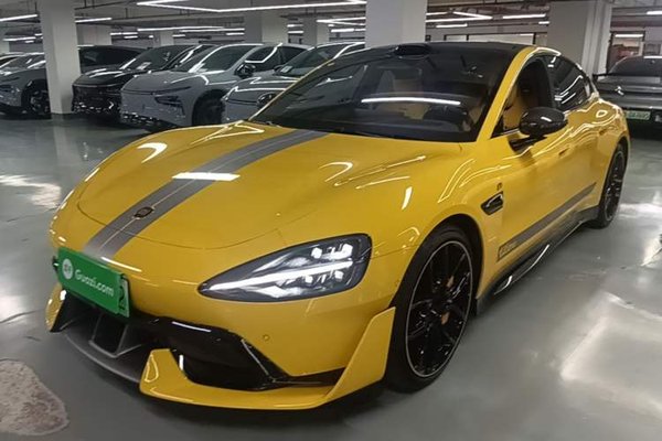 Xiaomi Auto SU7 Ultra · 2025 год