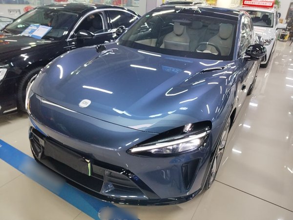 Xiaomi Auto YU7 · 2025 год