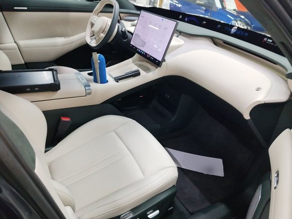 Xiaomi Auto YU7 2025, 20099 км, за 43733 USD - фото 23
