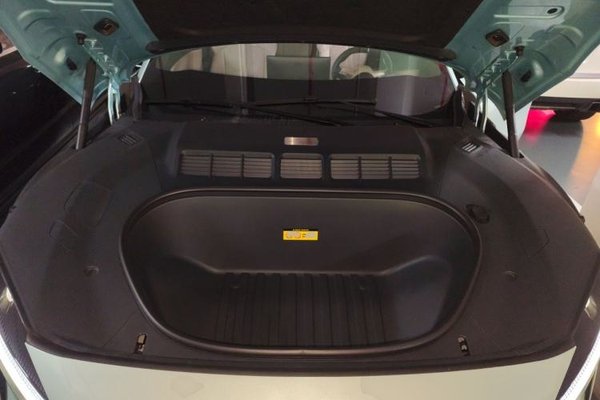 Xiaomi Auto YU7 2025, 2300 км, за 45083 USD - фото 21