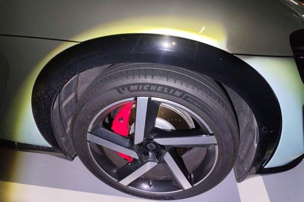 Xiaomi Auto YU7 2025, 2300 км, за 45083 USD - фото 8