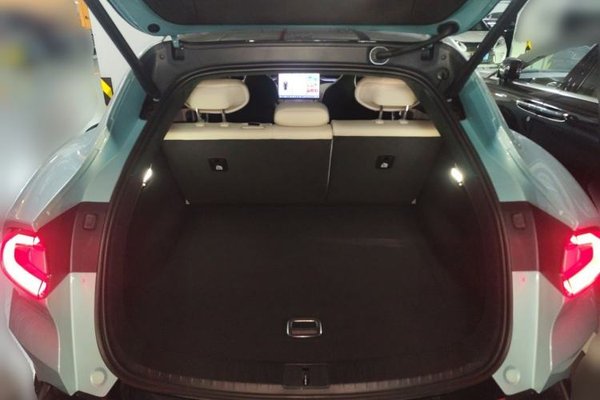 Xiaomi Auto YU7 2025, 2300 км, за 45083 USD - фото 16