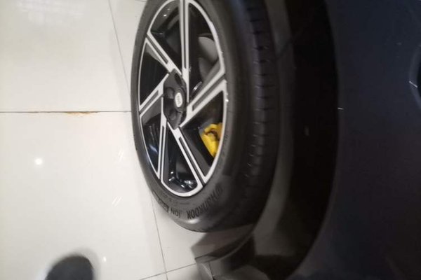 Xiaomi Auto YU7 2025, 11000 км, за 34793 USD - фото 11