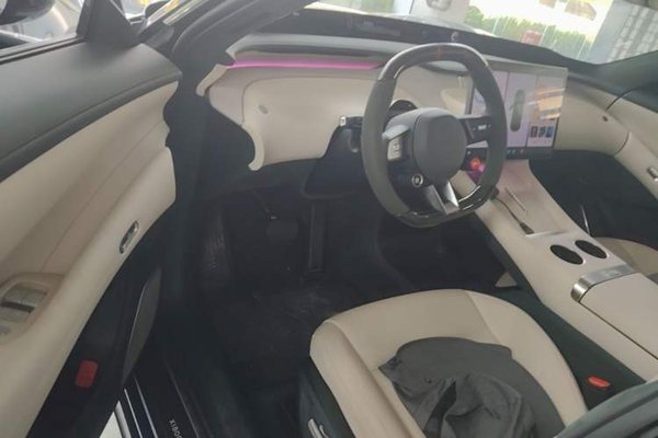 Xiaomi Auto YU7 2025, 12600 км, за 47128 USD - фото 18