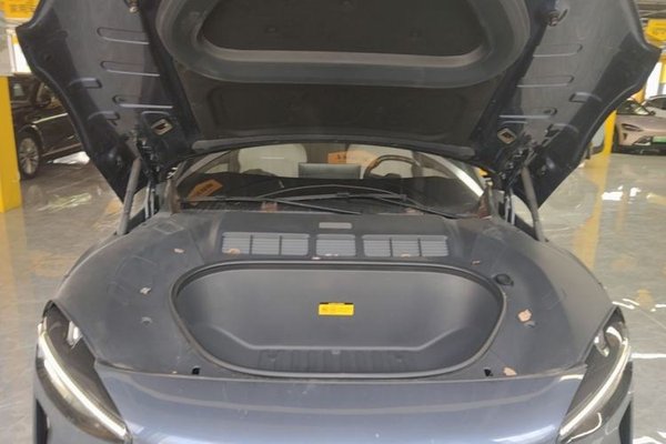 Xiaomi Auto YU7 2025, 12600 км, за 47128 USD - фото 24