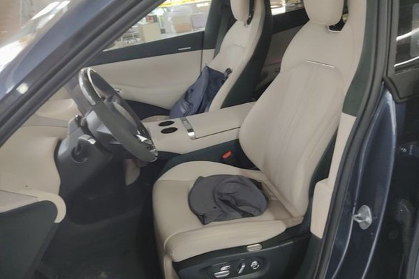 Xiaomi Auto YU7 2025, 12600 км, за 47128 USD - фото 17
