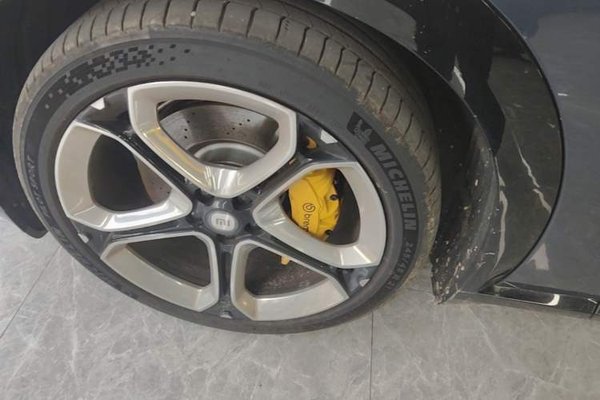 Xiaomi Auto YU7 2025, 12600 км, за 47128 USD - фото 10