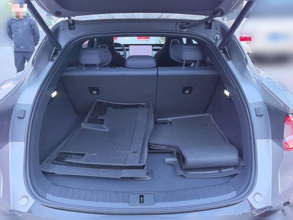 Xiaomi Auto YU7 2025, 12100 км, за 34852 USD - фото 20