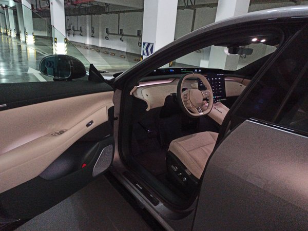 Xiaomi Auto YU7 2025, 200 км, за 46137 USD - фото 17