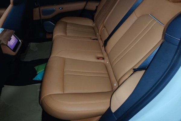 Xiaomi Auto YU7 2025, 1800 км, за 47123 USD - фото 17