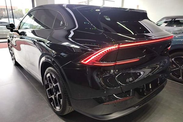 XPeng G7 2025, 7100 км, за 28238 USD
