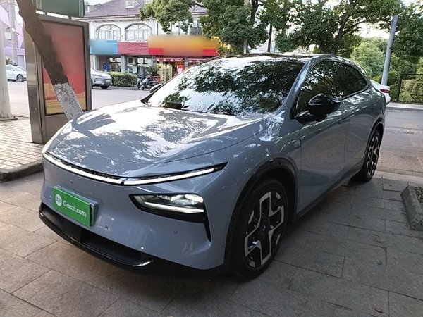 XPeng G7 · 2025 год