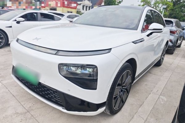 XPeng G9 · 2022 год