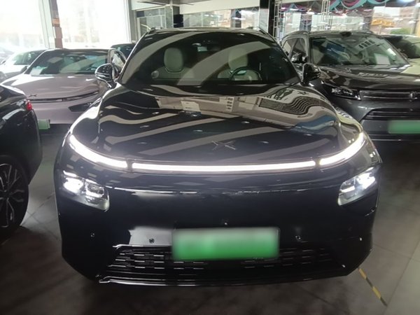 XPeng G9 2026, 1400 км, за 38399 USD