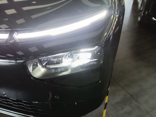 XPeng G9 2026, 1400 км, за 38399 USD - фото 9