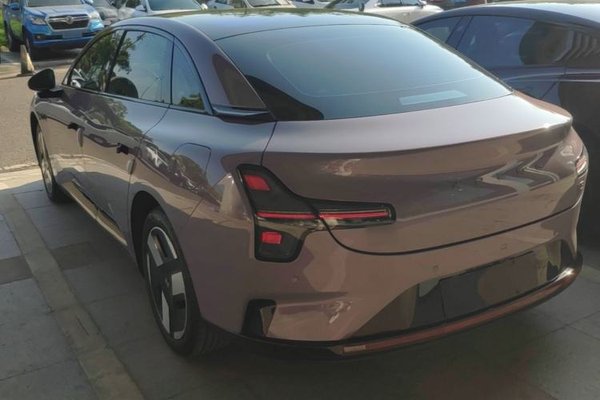 XPeng MONA M03 2026, 1100 км, за 19020 USD