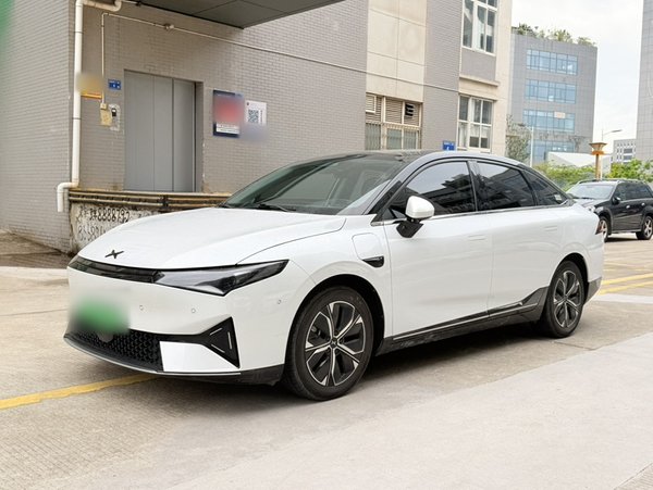 XPeng P5 · 2021 год
