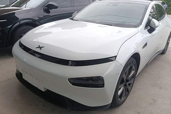 XPeng P7 · 2020 год