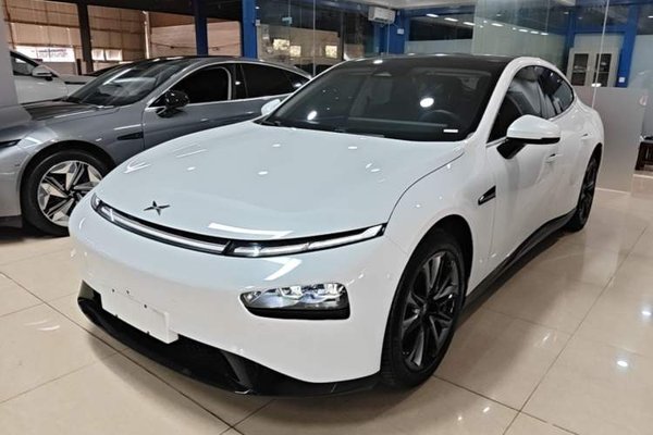 XPeng P7 · 2022 год
