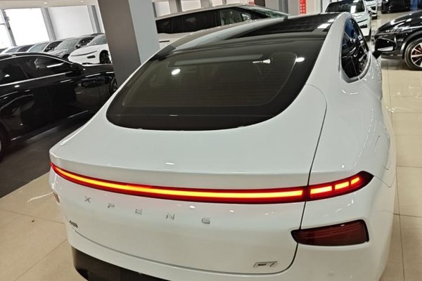XPeng P7 2022, 68500 км, за 14962 USD