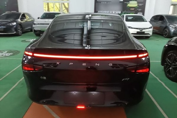 XPeng P7 2023, 14800 км, за 23378 USD