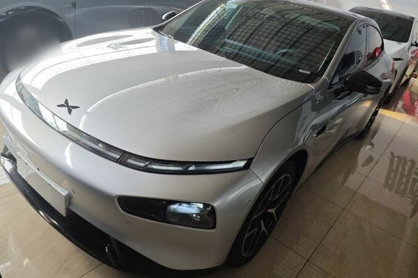 XPeng P7 · 2023 год