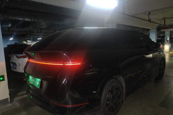 XPeng X9 2024, 31900 км, за 35370 USD - фото 6