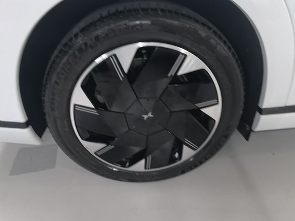 XPeng X9 2024, 24200 км, за 38514 USD - фото 8