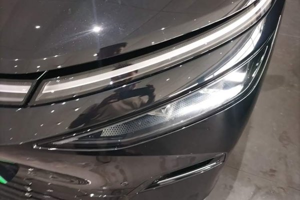 XPeng X9 2025, 5500 км, за 39397 USD