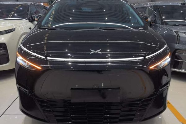 XPeng X9 2025, 7600 км, за 41824 USD