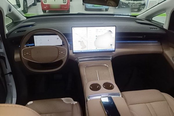 XPeng X9 2025, 12800 км, за 39317 USD - фото 14