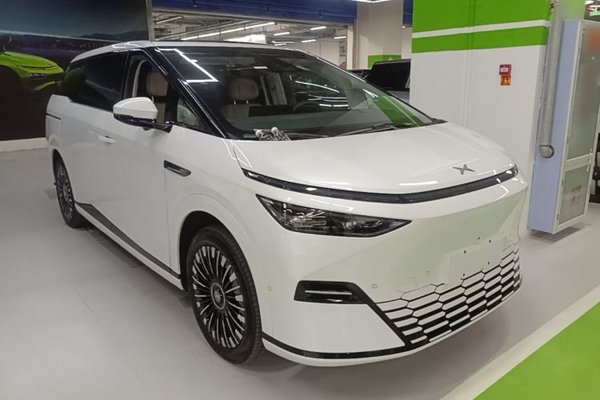 XPeng X9 2025, 12800 км, за 39317 USD - фото 19