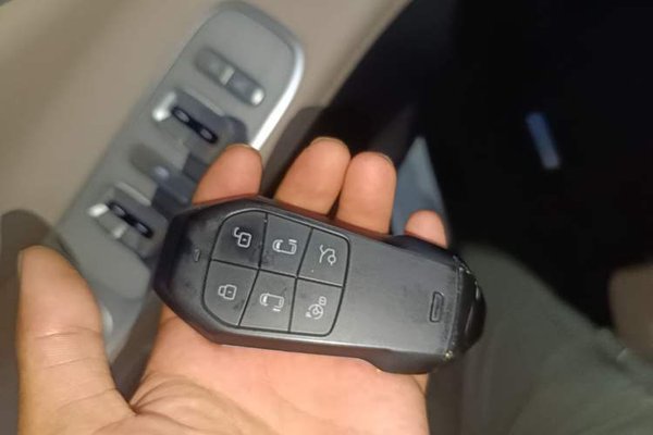 XPeng X9 2025, 12800 км, за 39317 USD - фото 31