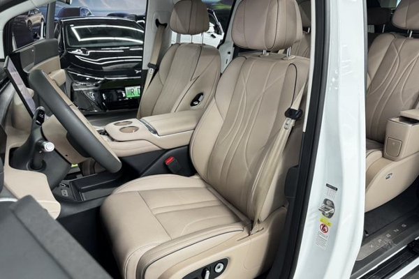 XPeng X9 2025, 12800 км, за 39317 USD - фото 32