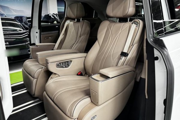 XPeng X9 2025, 12800 км, за 39317 USD - фото 35
